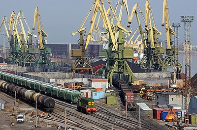 Министерство инфраструктуры обещает вдвое снизить портовые сборы