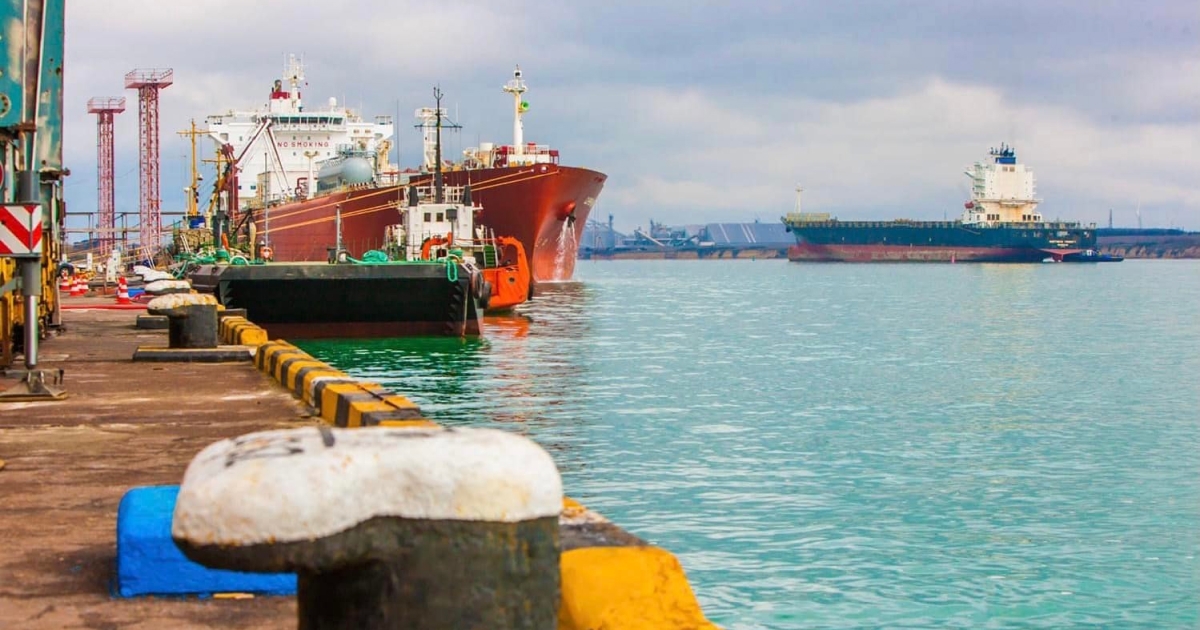 Россия почти месяц блокирует вход судов в порт Пивденный