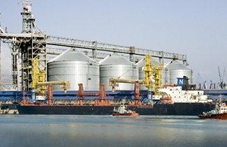 В Україні зменшується ціна перевалки зерна в портах