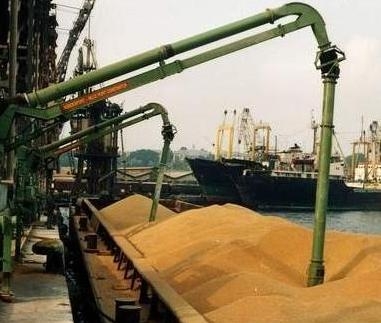 In Ukrainian ports continues to become cheaper grain transshipment