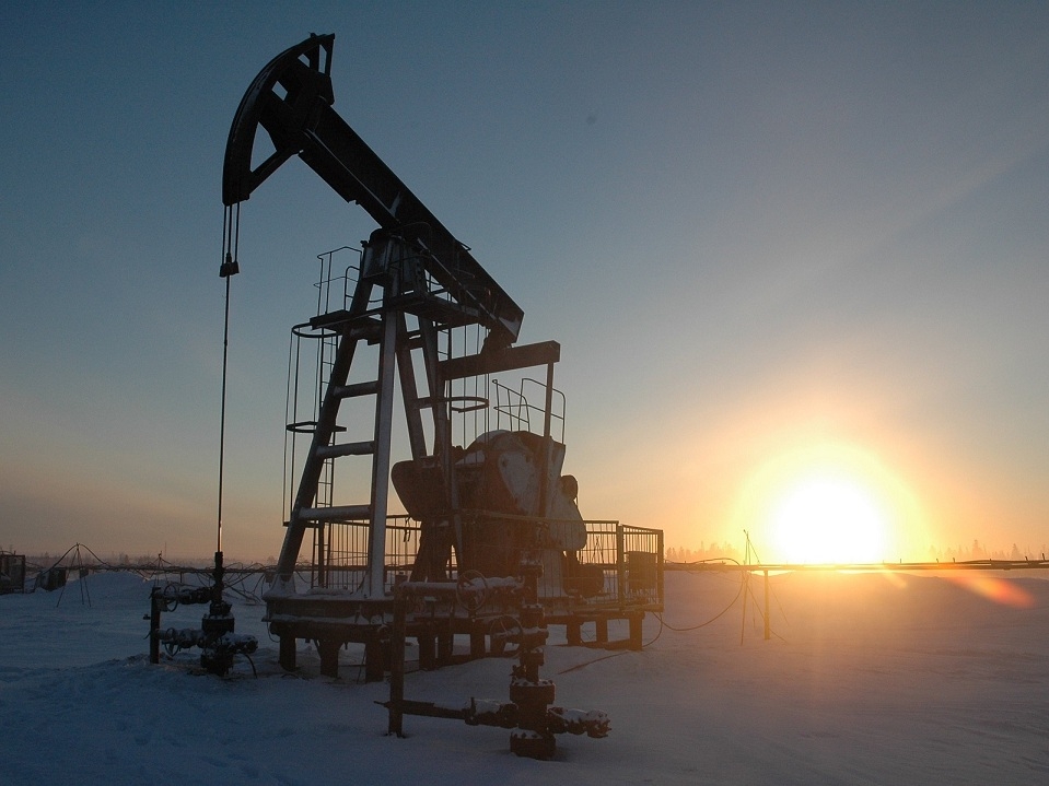 Цены на нефть растут в ожидании новых ограничений для ЕС на покупку российской нефти