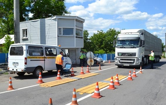 С 1 июня ограничено передвижение большегрузного транспорта по автодорогам Украины