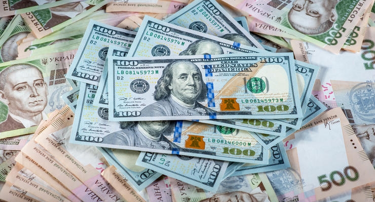 НБУ снизил объемы продаж валюты и повысил официальный курс доллара