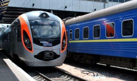 Укрзалізниця планує в 2017 році суттєво збільшити тарифи на перевезення 
